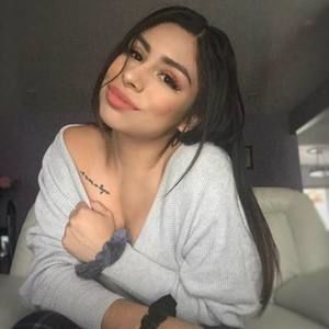 Meet your Posher, Dalia